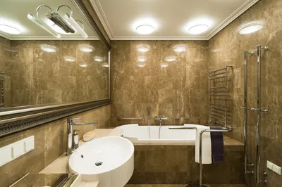 Освещение ванной комнаты: фото с использованием бра и потолочных светильников