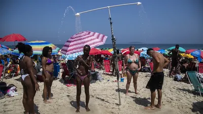 Фото Бразильянки на пляже в 4K