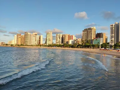 Фото Бразильянки на пляже в Full HD