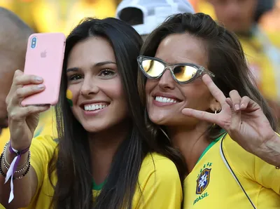 Красивые изображения бразильских девушек на пляже