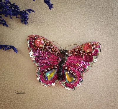 Картинка - Фотография броши из бисера в виде красивой бабочки