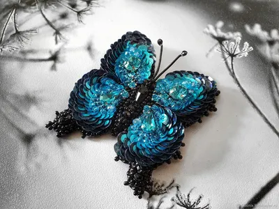 Картинка - Изображение броши из бисера в виде бабочки с прозрачным фоном