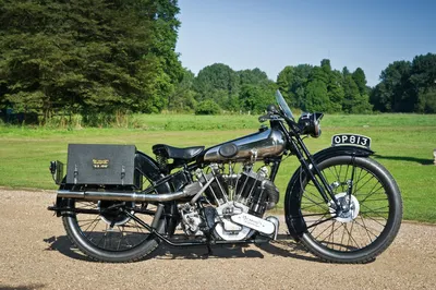 Уникальная фотография Brough Superior SS100 в формате webp