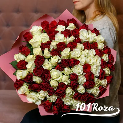 Изображение особенного букета из 101 розы 40 см для скачивания