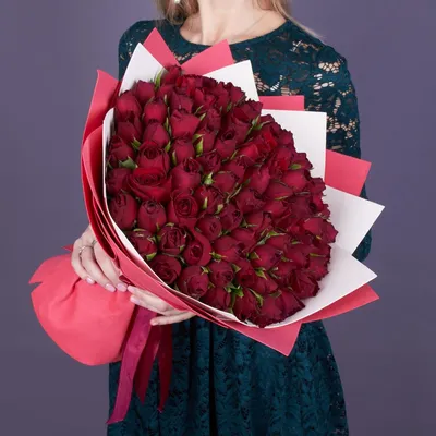 Изображение прекрасного букета из 101 розы 40 см в формате webp