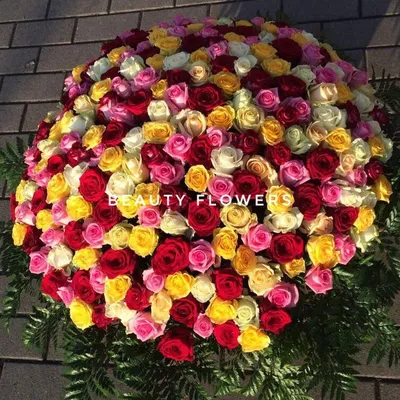Очаровательное изображение букета из 301 розы