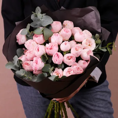 Восхищение и вдохновение: букет из 37 роз