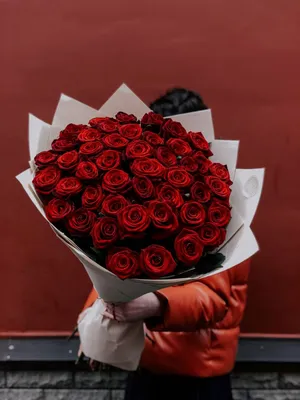 Фото, показывающее красоту букета из 45 роз в png формате