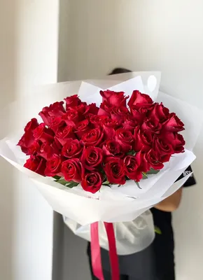 Фотография прекрасного букета из 45 роз для скачивания
