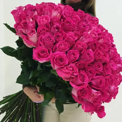 Букет из 70 роз: наслаждайтесь красотой в формате webp
