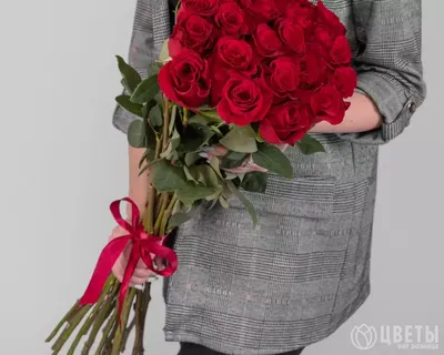 Букет из 70 роз: воплощение роскоши и шарма