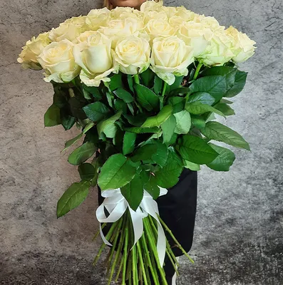 Фотография букета из 70 роз: живая палитра красок