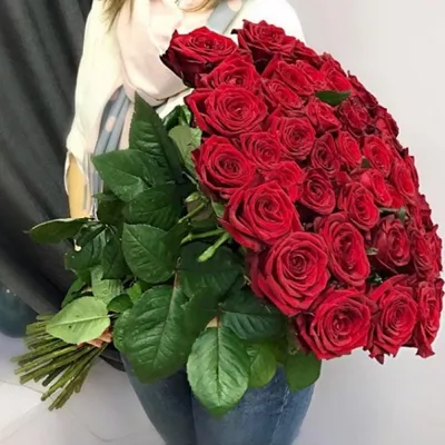 Фотография букета из 70 роз: погрузитесь в мир цветов и ароматов