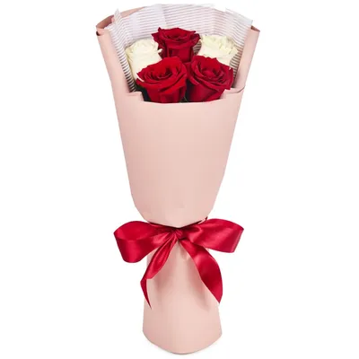 Фотография букета из пяти прекрасных роз