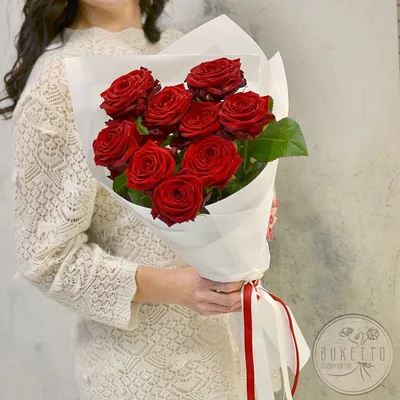 Фотография роскошного букета роз в яркой упаковке - jpg