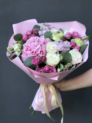 Замечательное фото-изображение букета из роз и альстромерий в png