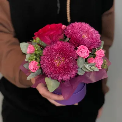 Замечательная фотка букета из роз и астр