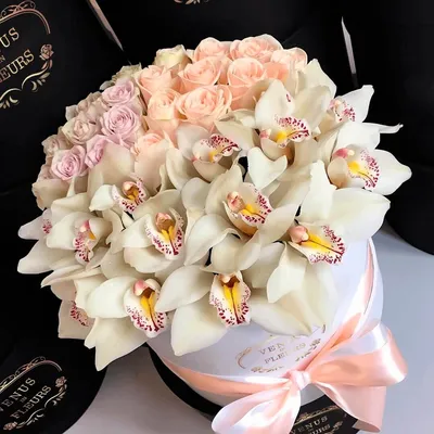 Уникальный букет из роз и орхидей: средний размер, png формат