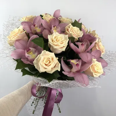 Изящное фото букета из роз и орхидей: большой размер, jpg формат