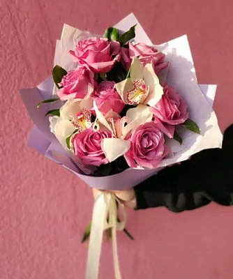 Букет из роз и орхидей: создание атмосферы красоты и изыска: средний размер, png формат