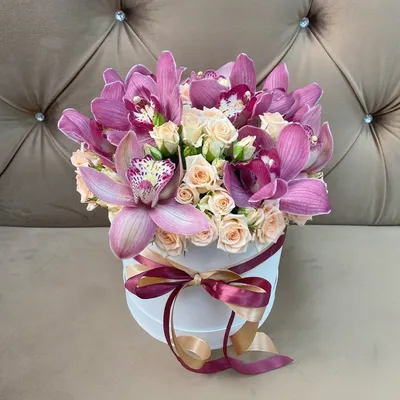 Букет из роз и орхидей для особого вечера: маленький размер, webp формат