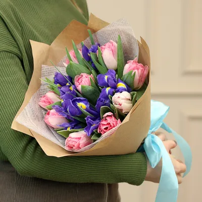 Фотка букета из роз и тюльпанов в формате webp