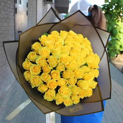 Фото букета желтых роз в арт-стиле