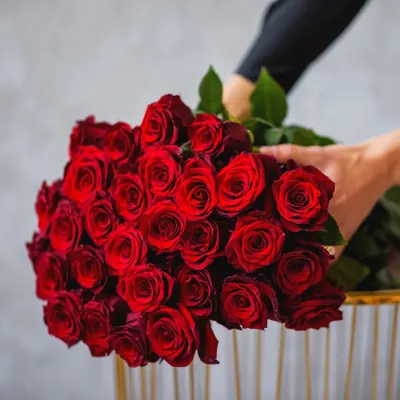 Фото цветущего букета 51 штука с розами