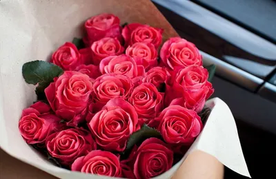 Изображение букета роз в hd: увеличьте детали и насладитесь красотой
