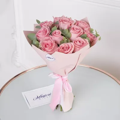 Букет розовых роз дома фотографии