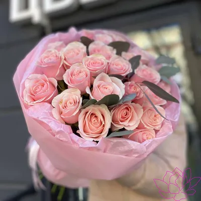 Фотография идеального домашнего букета розовых роз - webp