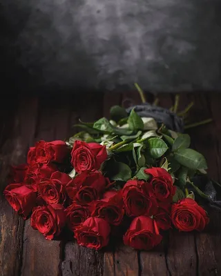 Уникальная фотография букета темных роз: выберите формат