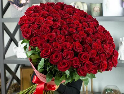 Букет цветов 101 роза: Мощные краски на фото