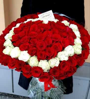 Красивый букет цветов 101 роза: Идеальное изображение