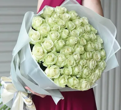 Фото прекрасного букета белых роз