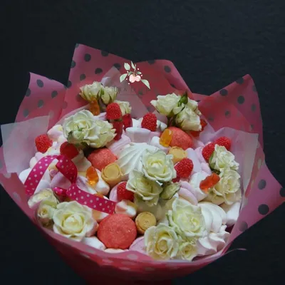 Романтические фотографии букетов из конфетных роз с возможностью скачивания