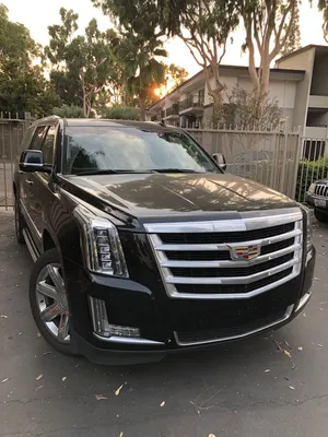 Изображение Cadillac машина на фоне природы: jpg формат