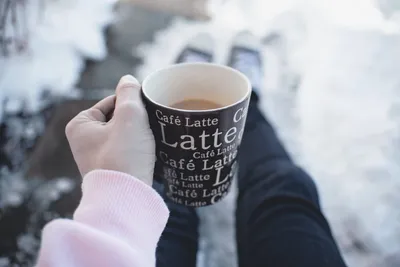 Зимнее настроение в каждой чашке: Чашка кофе для скачивания