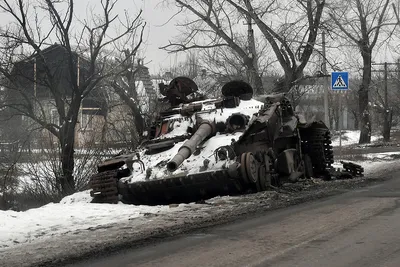 JPG фото: Часы в городском стиле