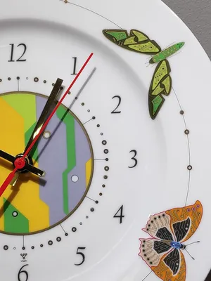Часы бабочки: картинка в PNG
