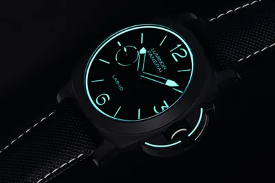 Фотка стильных часов Panerai на рабочем столе: Full HD изображения.