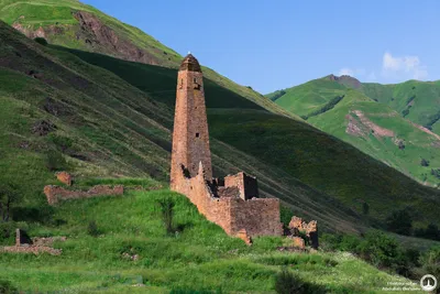 Чеченские горы: красота природы и величие ландшафта - фотообои для вашего экрана