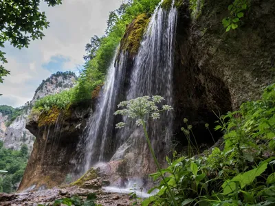 Впечатляющие фотографии Чегемских водопадов