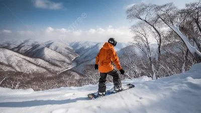 Уникальный момент: фотография человека среди горных вершин