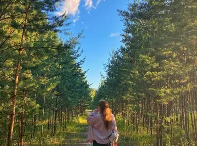 Человек в лесу: Фотографии, полные природной энергии