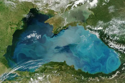 Потрясающий вид Черного моря через глаза космического снимка.