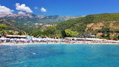 Фото пляжей Черногории с волнами