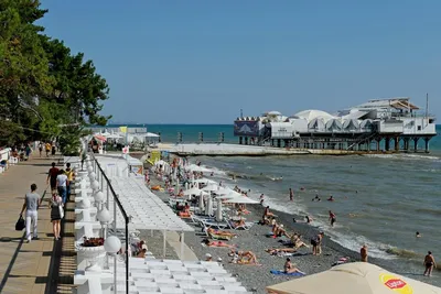 Откройте для себя красоту Черноморского пляжа на фотографиях