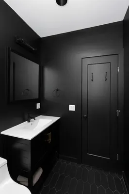4K фото черного кафеля в ванной комнате