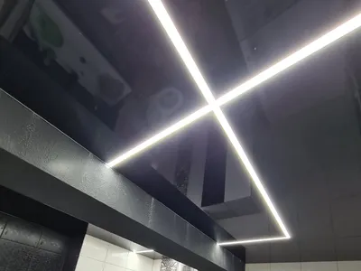 Фотография черного натяжного потолка в ванной комнате - HD